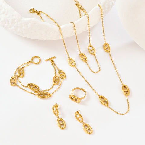 Gold Jeanne Four Piece Jewelry Set