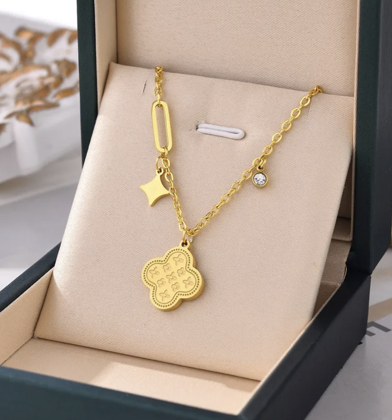 lv clover necklace