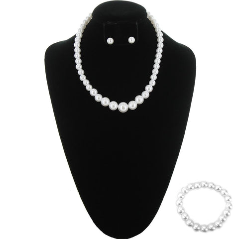 White Simple Pearl Necklace