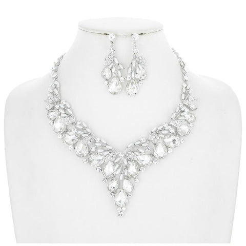 V Rhinestone And Pearl Necklace Set